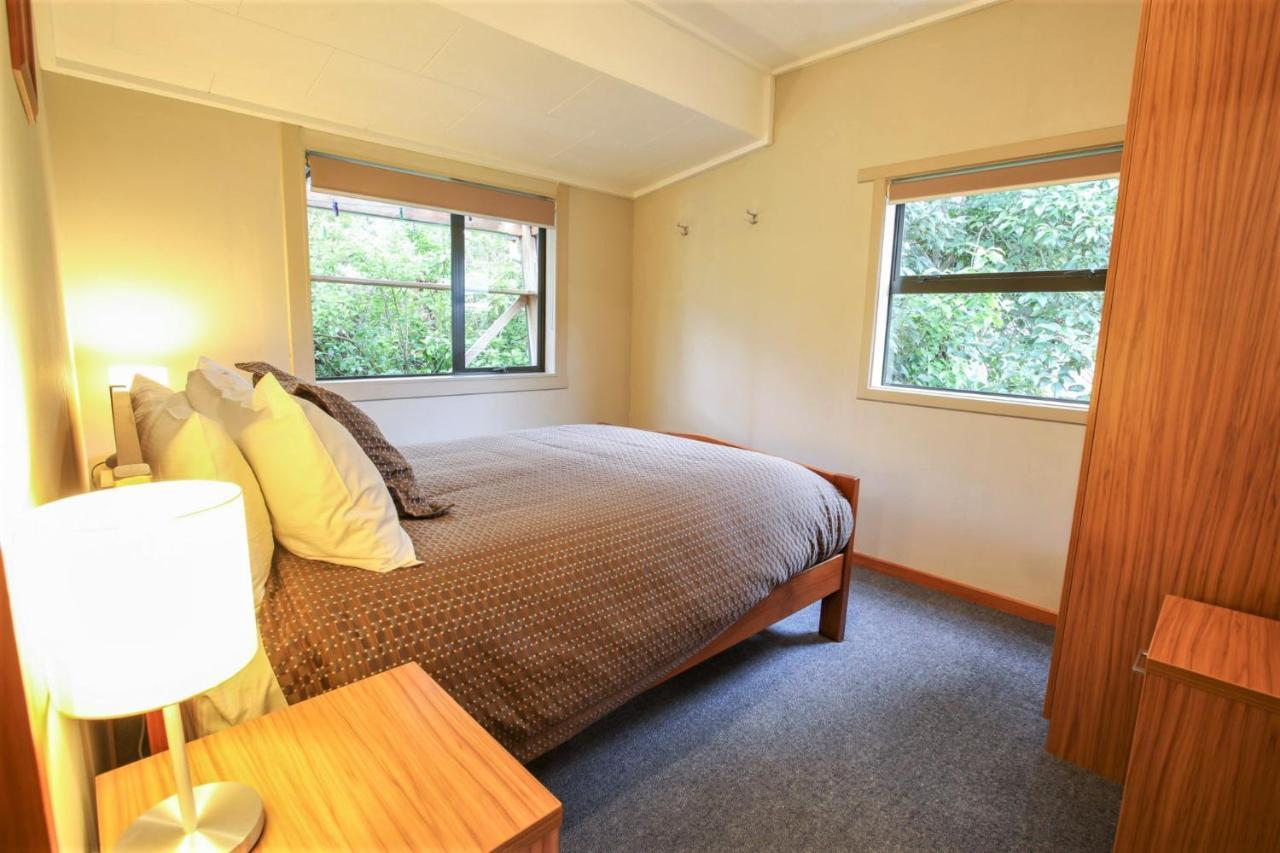 Kaka Retreat Motel, Stewart Island Half-moon Bay Buitenkant foto